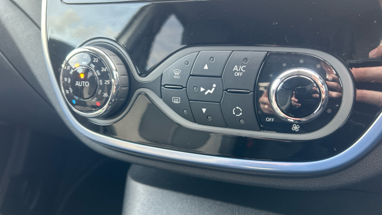 Renault Captur 1.5 dci 90 Iconic II Nav 5dr Auto Diesel Hatchback